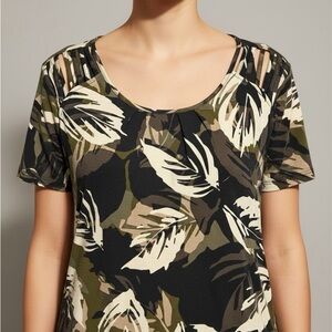 Passports Women's Camouflage Short Sleeve Top - XL